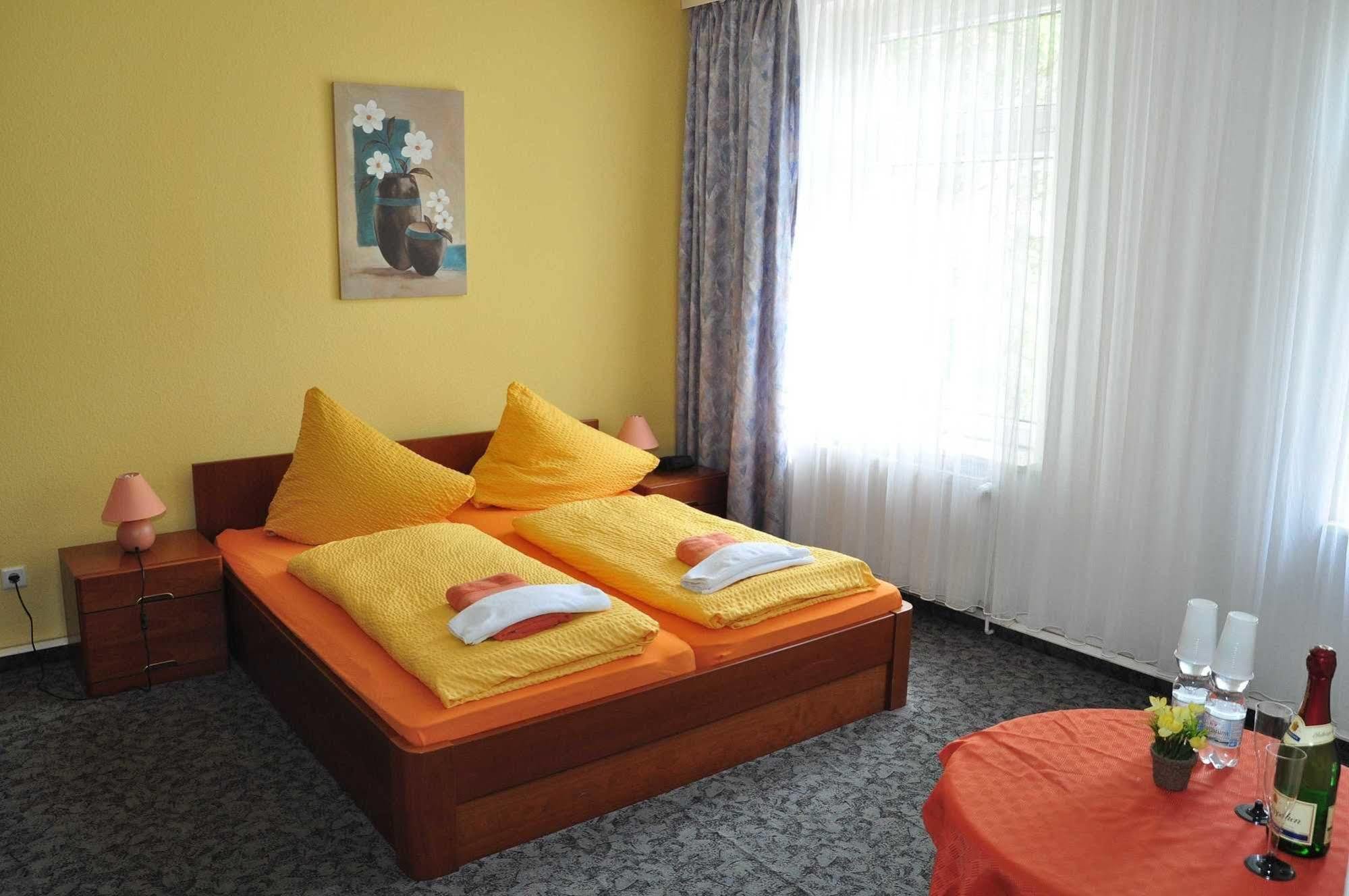 Pension Leipzig Georgplatz Extérieur photo