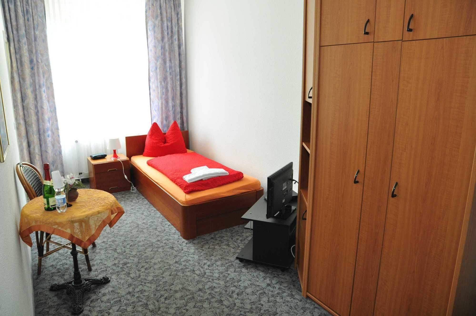 Pension Leipzig Georgplatz Extérieur photo